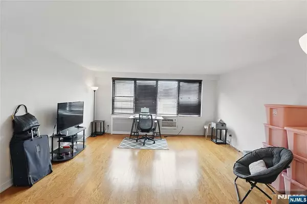 Union City, NJ 07087,500 Central AVE #207
