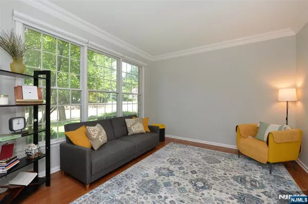 Old Tappan, NJ 07675,1 Woods Edge RD