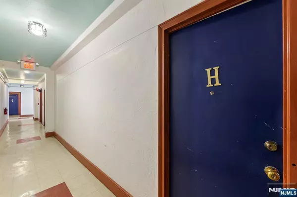 Asbury Park, NJ 07712,400 Deal Lake DR #7H & 7G