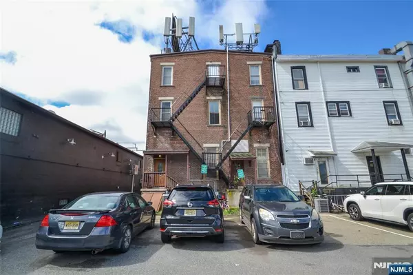 Hackettstown, NJ 07840,141-143 Main ST
