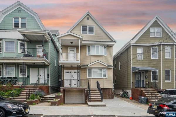 71 W 54th ST, Bayonne, NJ 07002