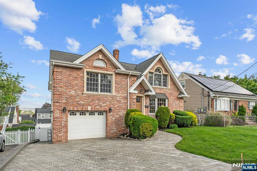 Wood Ridge, NJ 07075,66 Columbia ST