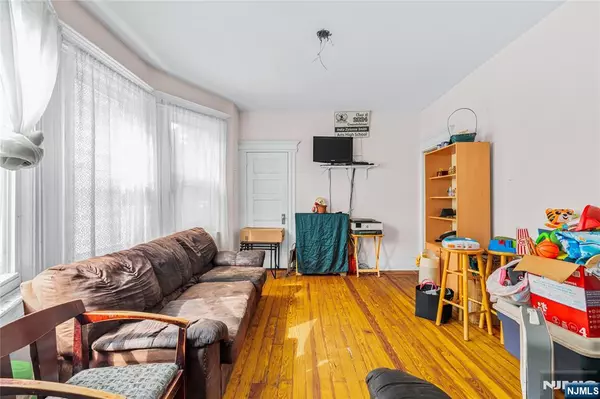 Newark, NJ 07108,18-20 Beverly ST