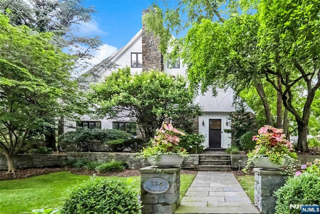 334 Heights RD, Ridgewood, NJ 07450