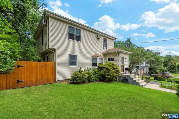 Tenafly, NJ 07670,169 River Edge RD