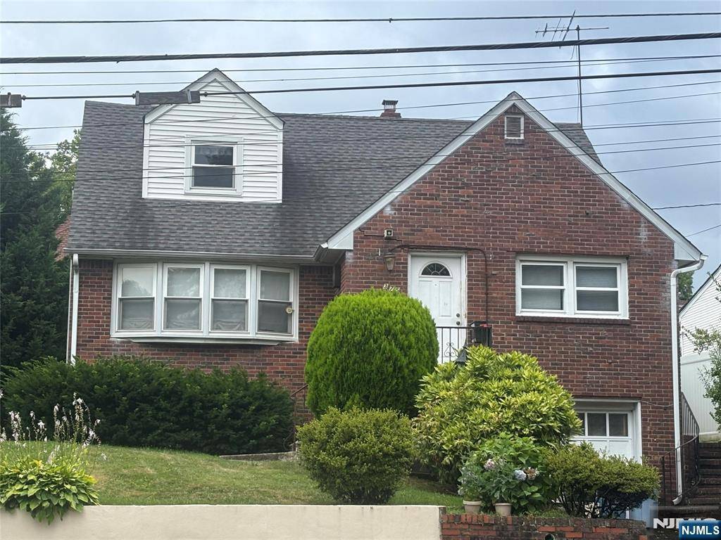 375 Brook AVE, Passaic, NJ 07055