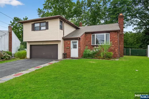 7 Faber PL, Nutley, NJ 07110