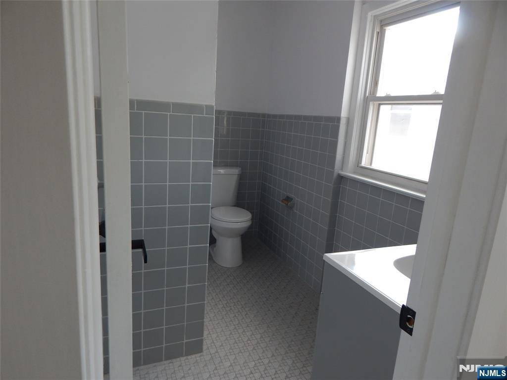 Lodi, NJ 07644,140 Washington ST #2
