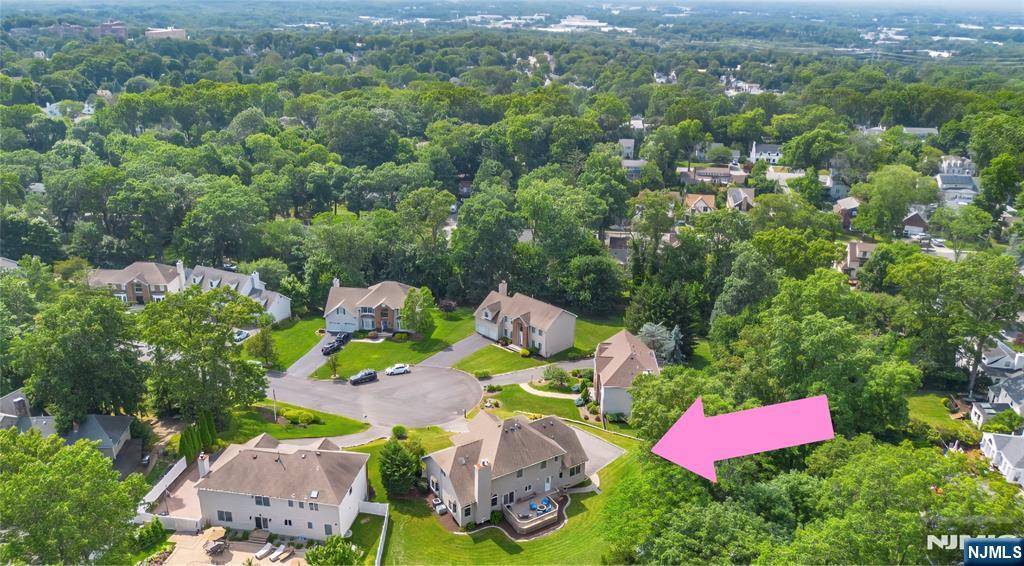 West Caldwell, NJ 07006,98 Grover LN