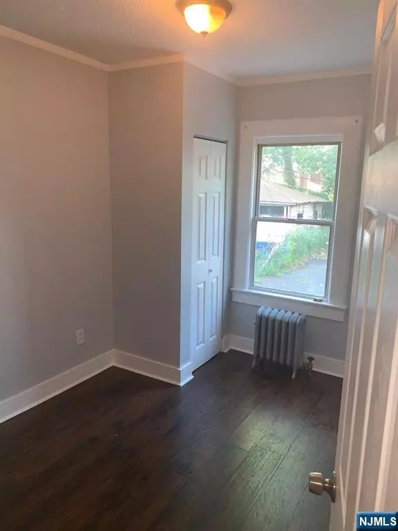 East Orange, NJ 07017,106 Summit ST