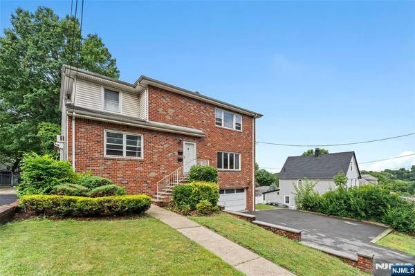 650 Edgewater AVE, Ridgefield, NJ 07657