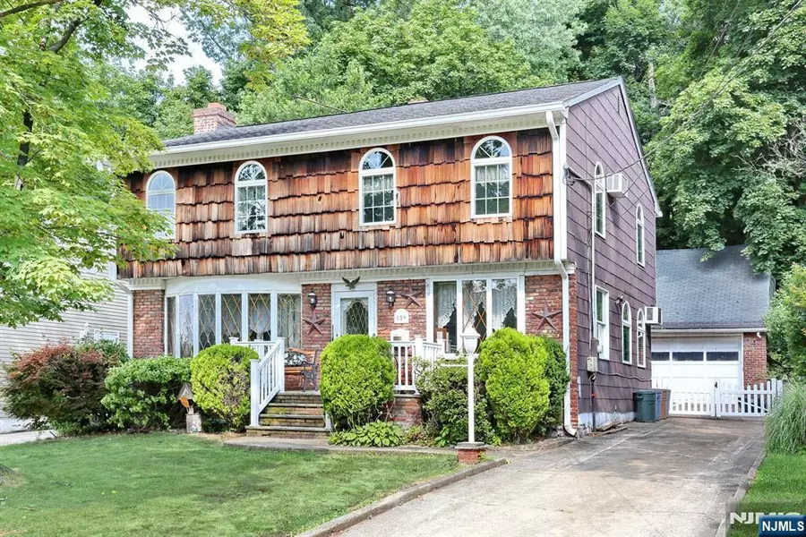 159 Burr PL, Hasbrouck Heights, NJ 07604