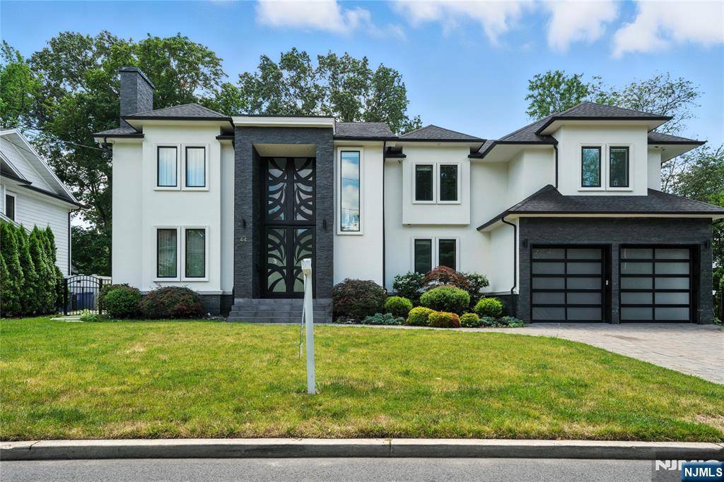 44 Floral TER, Tenafly, NJ 07670