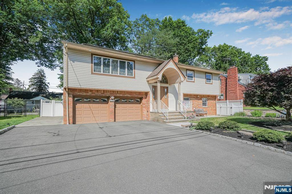 Totowa, NJ 07512,280 Lincoln AVE
