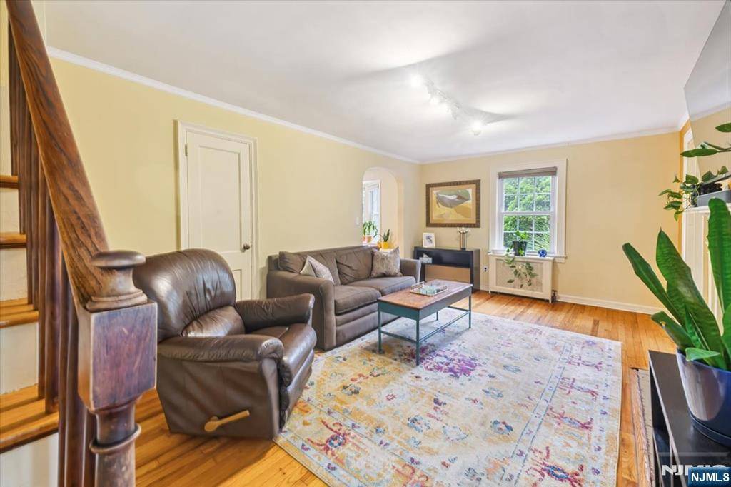 Fair Lawn, NJ 07410,9 Bolton PL