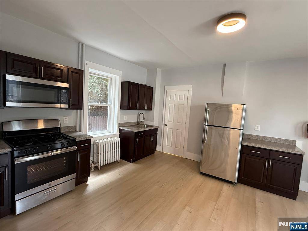 Bound Brook, NJ 08805,22 Talmage AVE