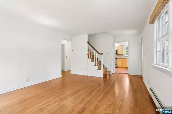 Glen Rock, NJ 07452,674 Ackerman AVE