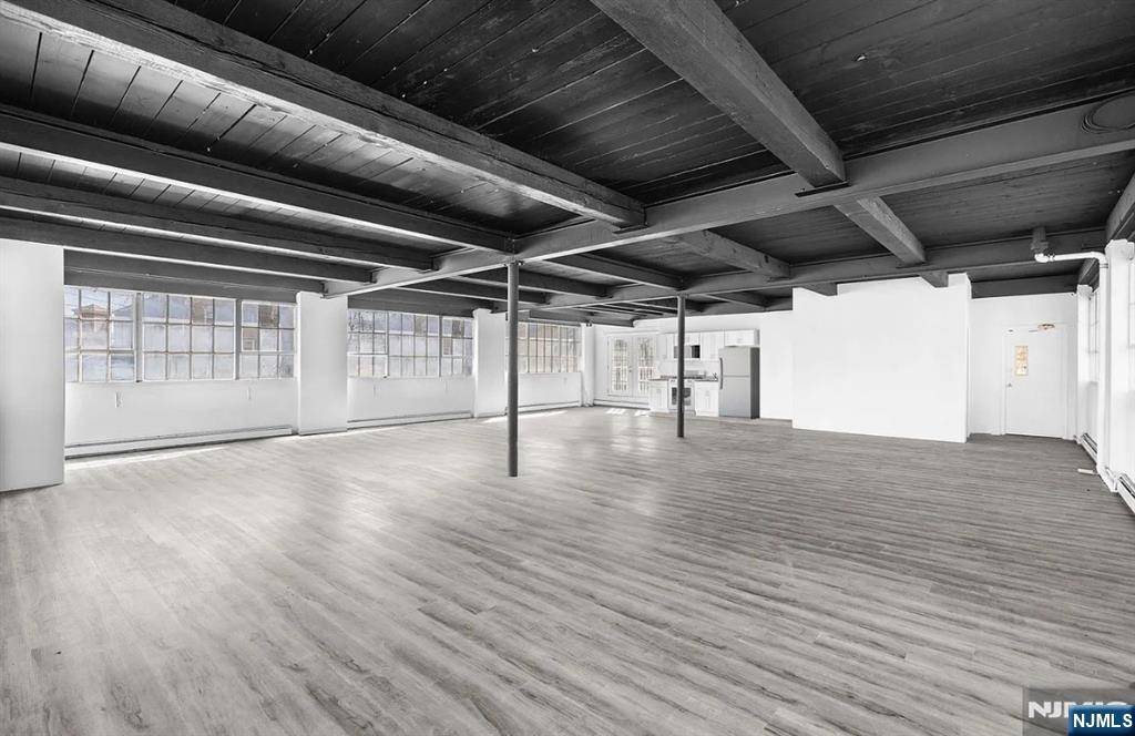 3 West End #5, Rochelle Park, NJ 07662