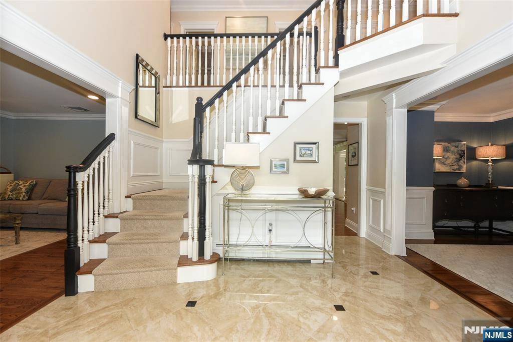 Wyckoff, NJ 07481,217 Navajo DR