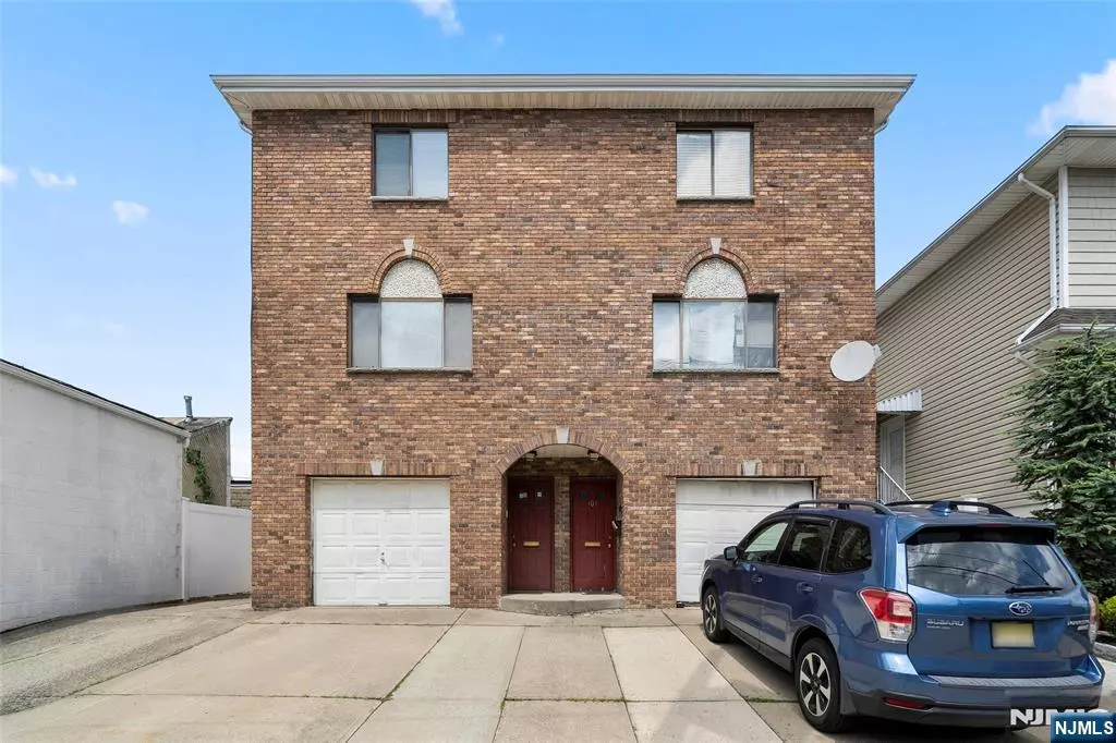 Cliffside Park, NJ 07010,303 Grant AVE #303