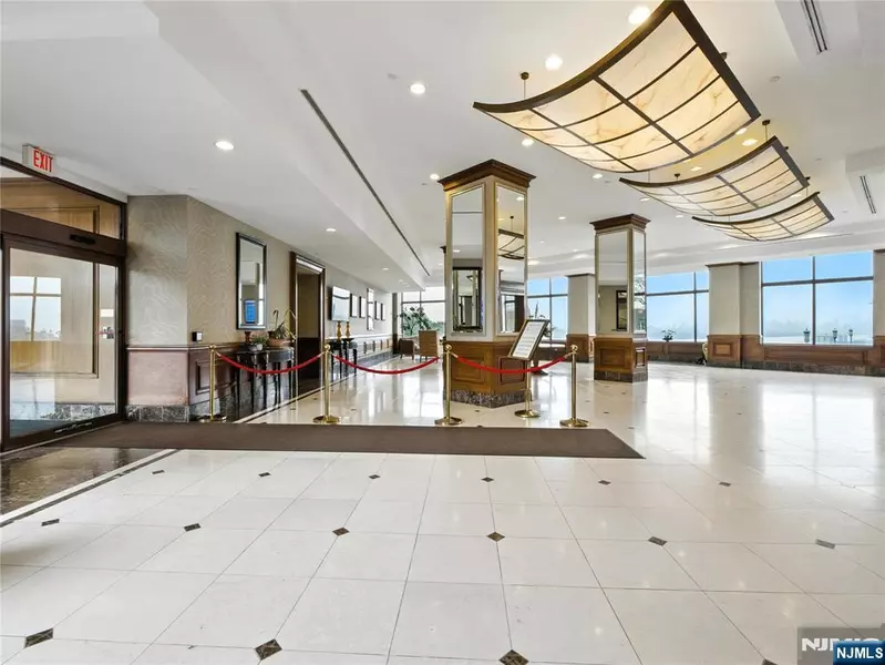 100 Old Palisade RD #2313, Fort Lee, NJ 07024