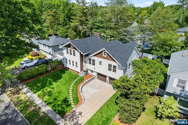 River Edge, NJ 07661,16 Coles CT