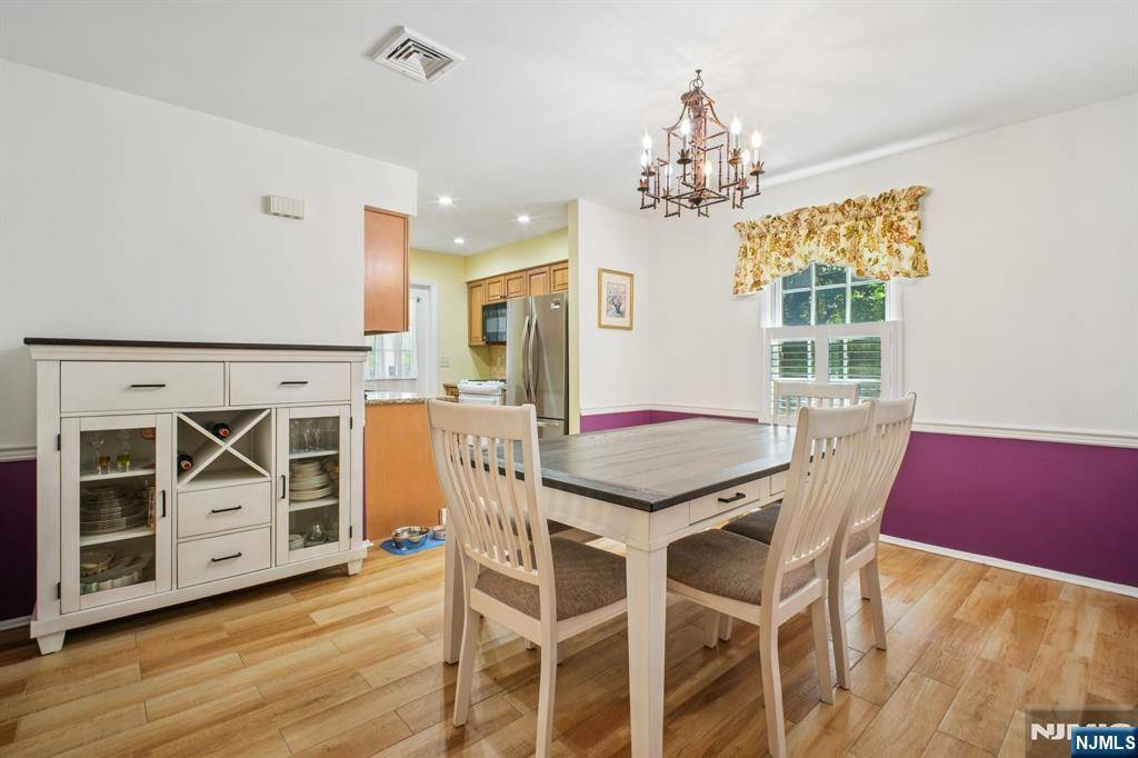 Waldwick, NJ 07463,36-4 N Tamaron DR #36-4