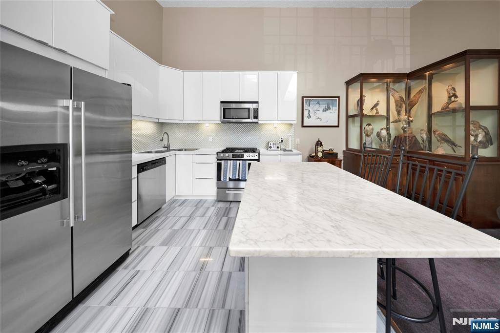 302 Linden ST, Mahwah, NJ 07430
