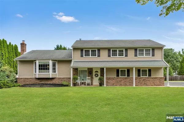 816 Allison DR, River Vale, NJ 07675