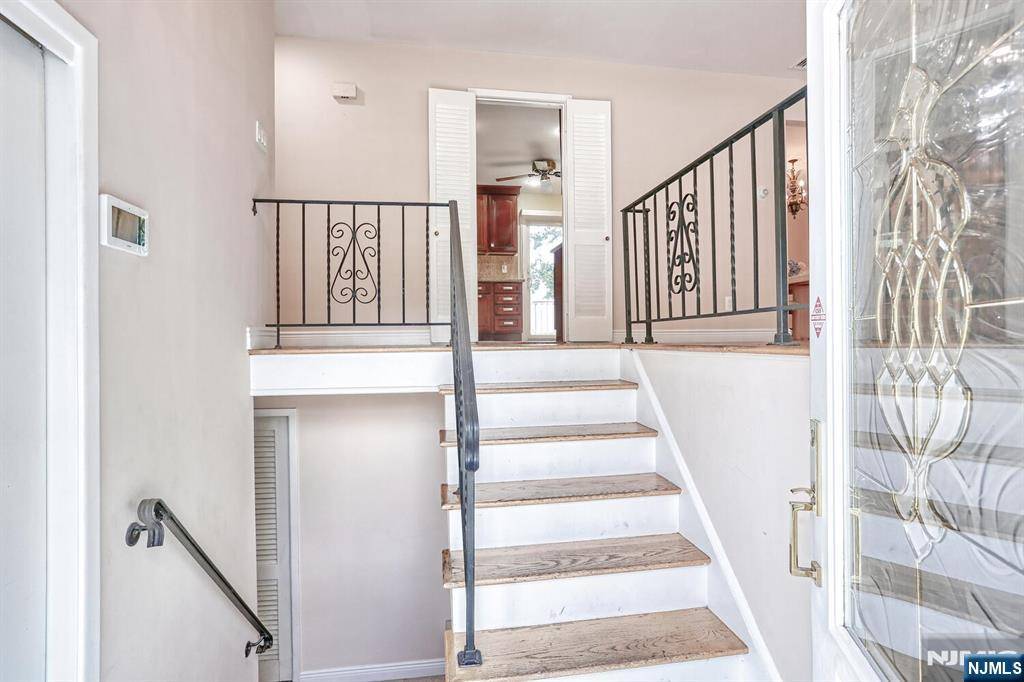 Fair Lawn, NJ 07410,42-06 Naugle DR