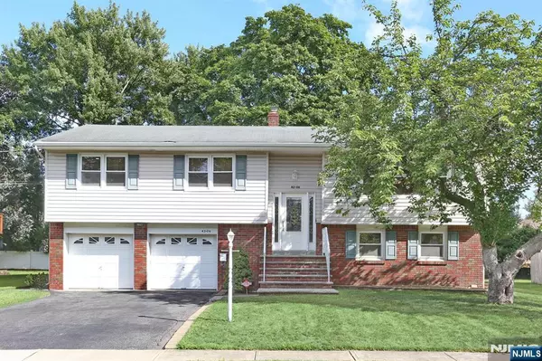 42-06 Naugle DR, Fair Lawn, NJ 07410