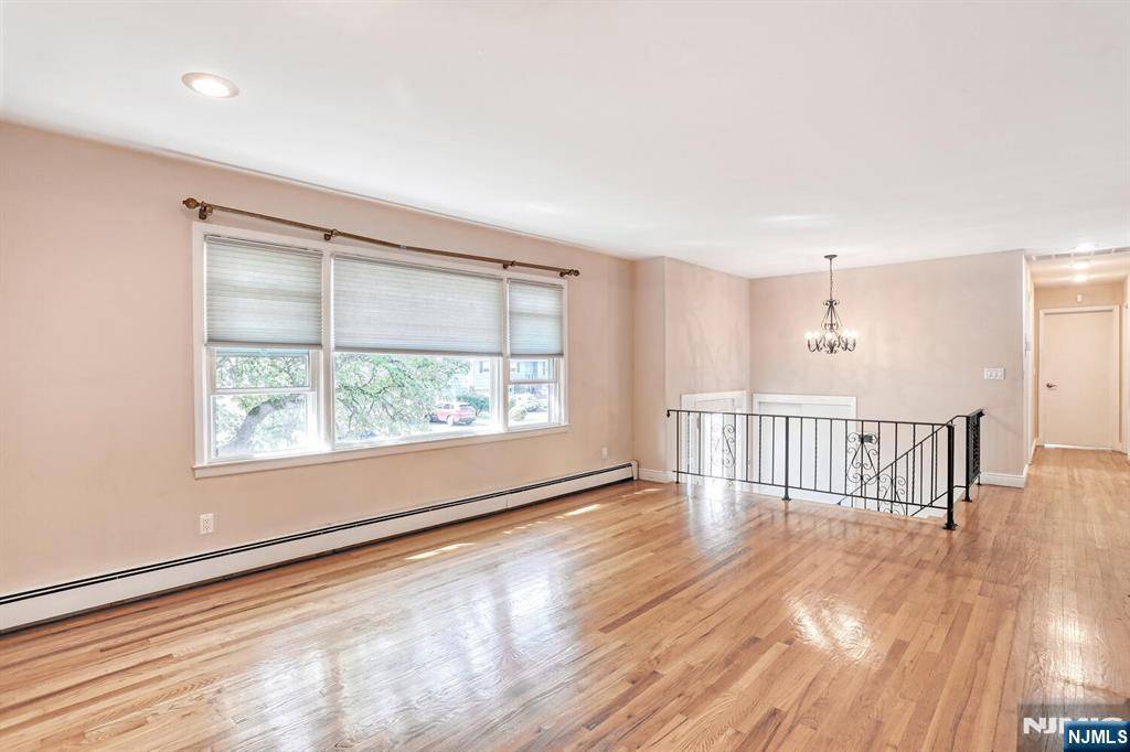 Fair Lawn, NJ 07410,42-06 Naugle DR