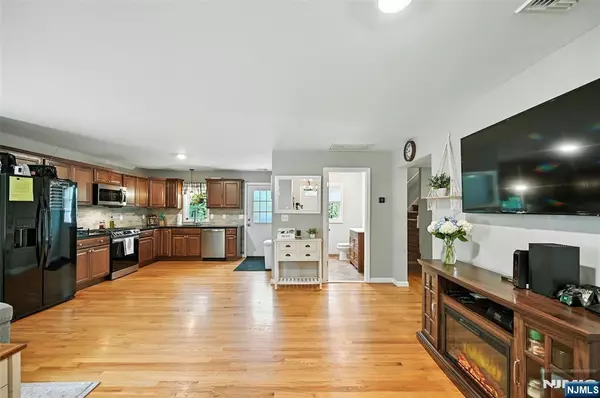 West Milford, NJ 07480,71 Tintle AVE