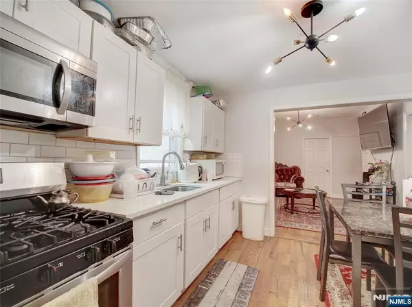 Newark, NJ 07107,75 6th ST
