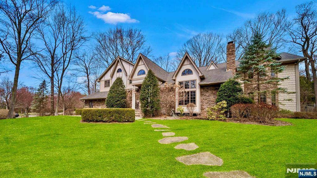717 Ashmont RD, Franklin Lakes, NJ 07417