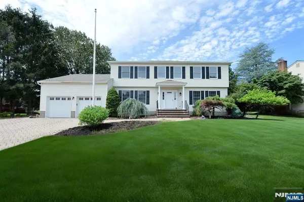 6 Meester ST, Mahwah, NJ 07430
