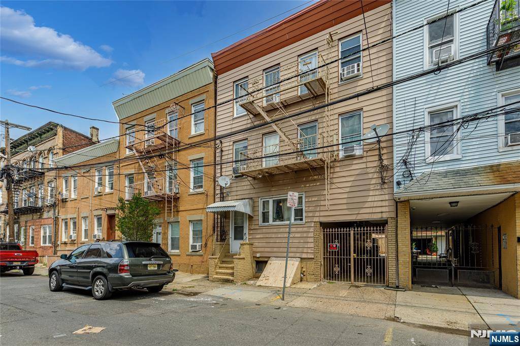 314 Kinney ST, Newark, NJ 07105