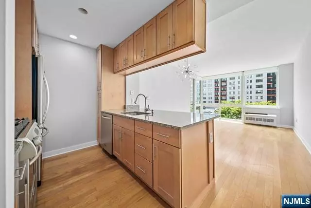 501 Hudson PARK #501, Edgewater, NJ 07020