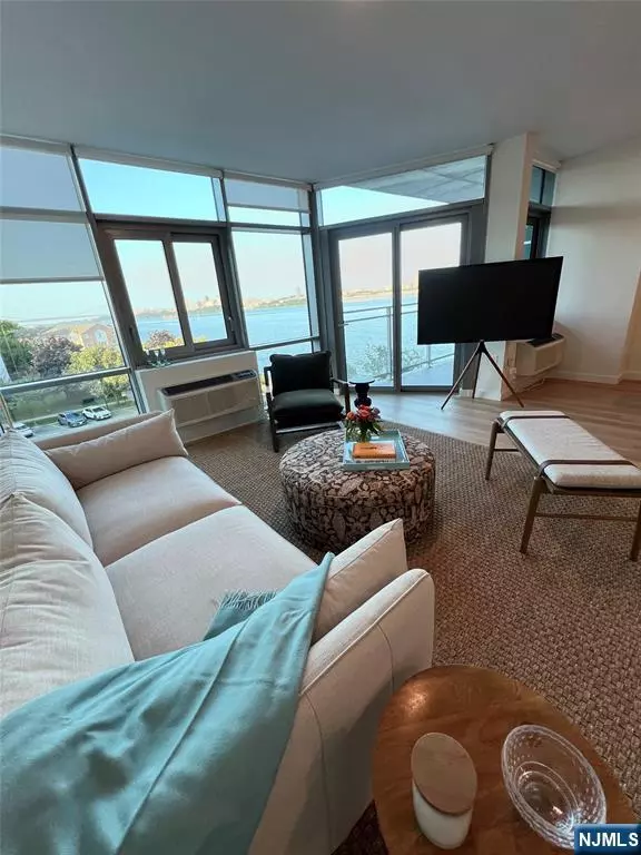 Edgewater, NJ 07020,1000 Portside DR #1501