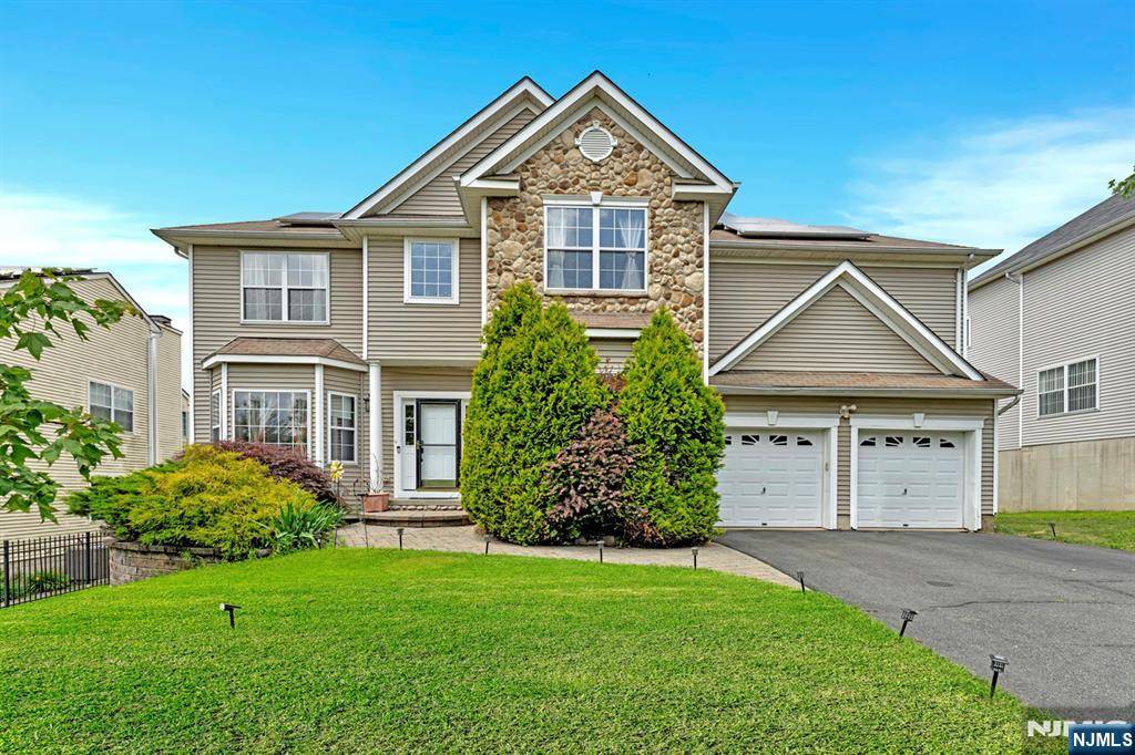 692 Skyline DR, Jefferson Township, NJ 07849