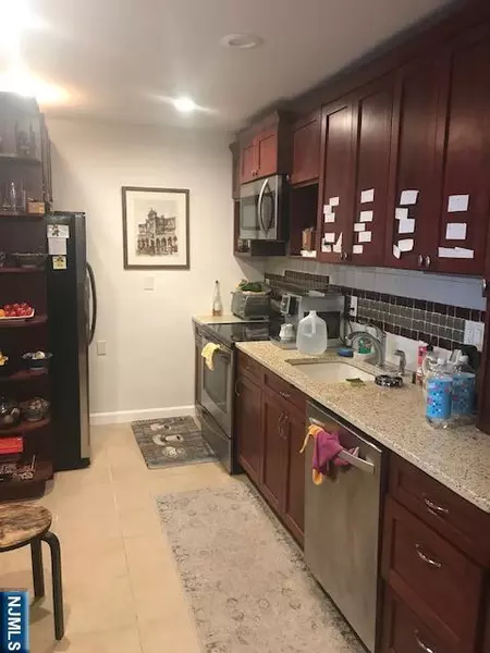 38 E Maple ST #38, Teaneck, NJ 07666