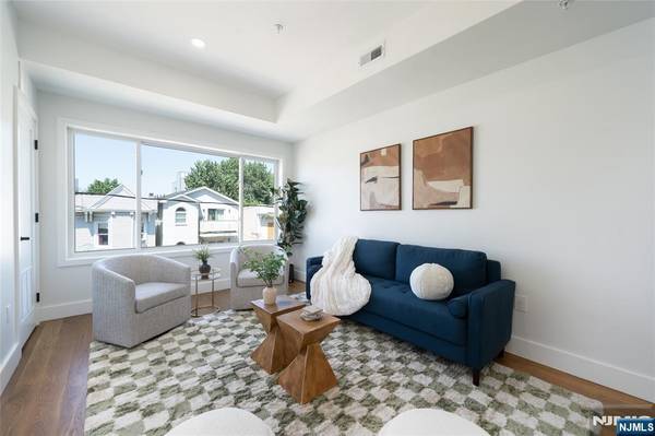 67 Virginia AVE #3, Jersey City, NJ 07304