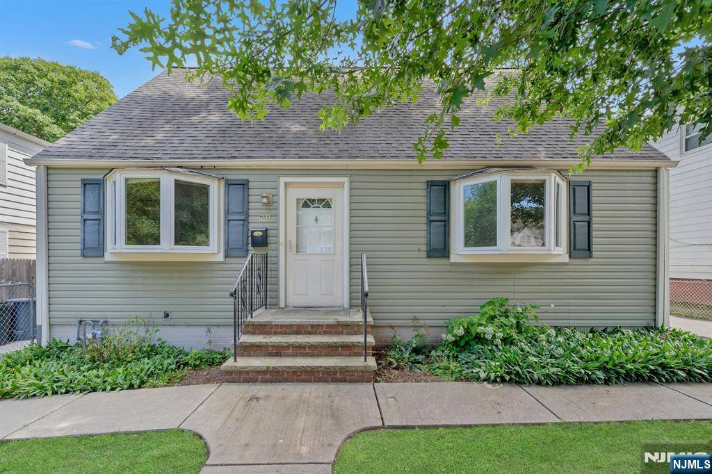 Teaneck, NJ 07666,1233 Tuxedo SQ