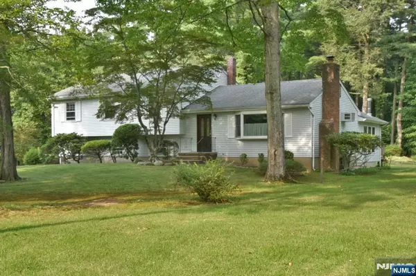 49 Plymouth RD, Hillsdale, NJ 07642