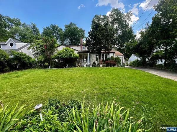 766 7th AVE, River Edge, NJ 07661