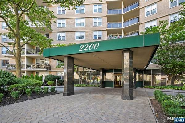 2200 N Central RD #12F, Fort Lee, NJ 07024