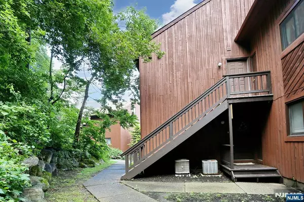 Vernon, NJ 07462,6 Brandywine CT #8