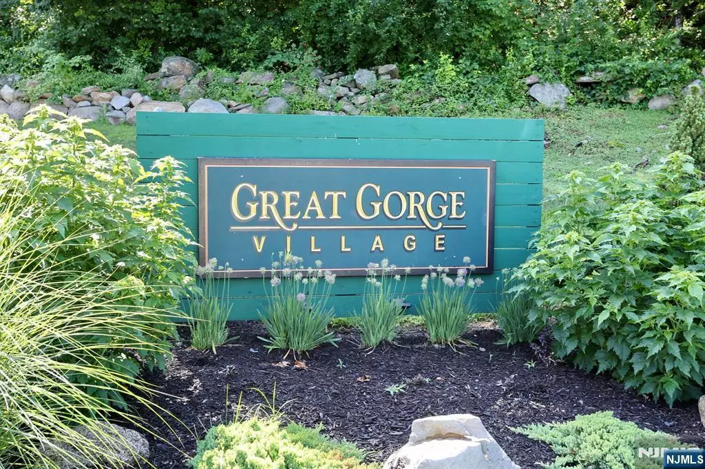 Vernon, NJ 07462,6 Brandywine CT #8