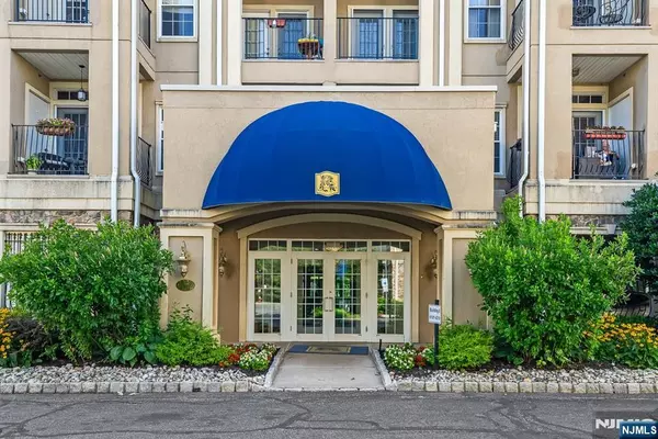 Clifton, NJ 07013,8205 Harcourt RD #8205