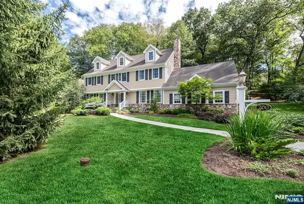 200 Ottowa LN, Franklin Lakes, NJ 07417